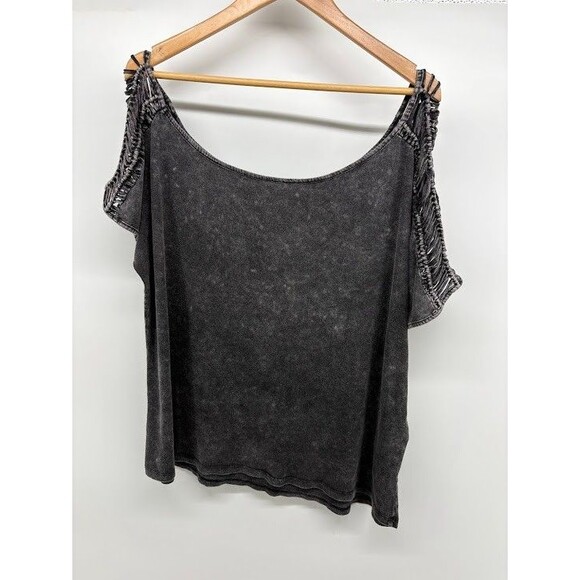 Womens LoveSick by Torrid Sz 1X Top Black Unicorn Off the Shoulder Asymmetrical - Picture 7 of 9